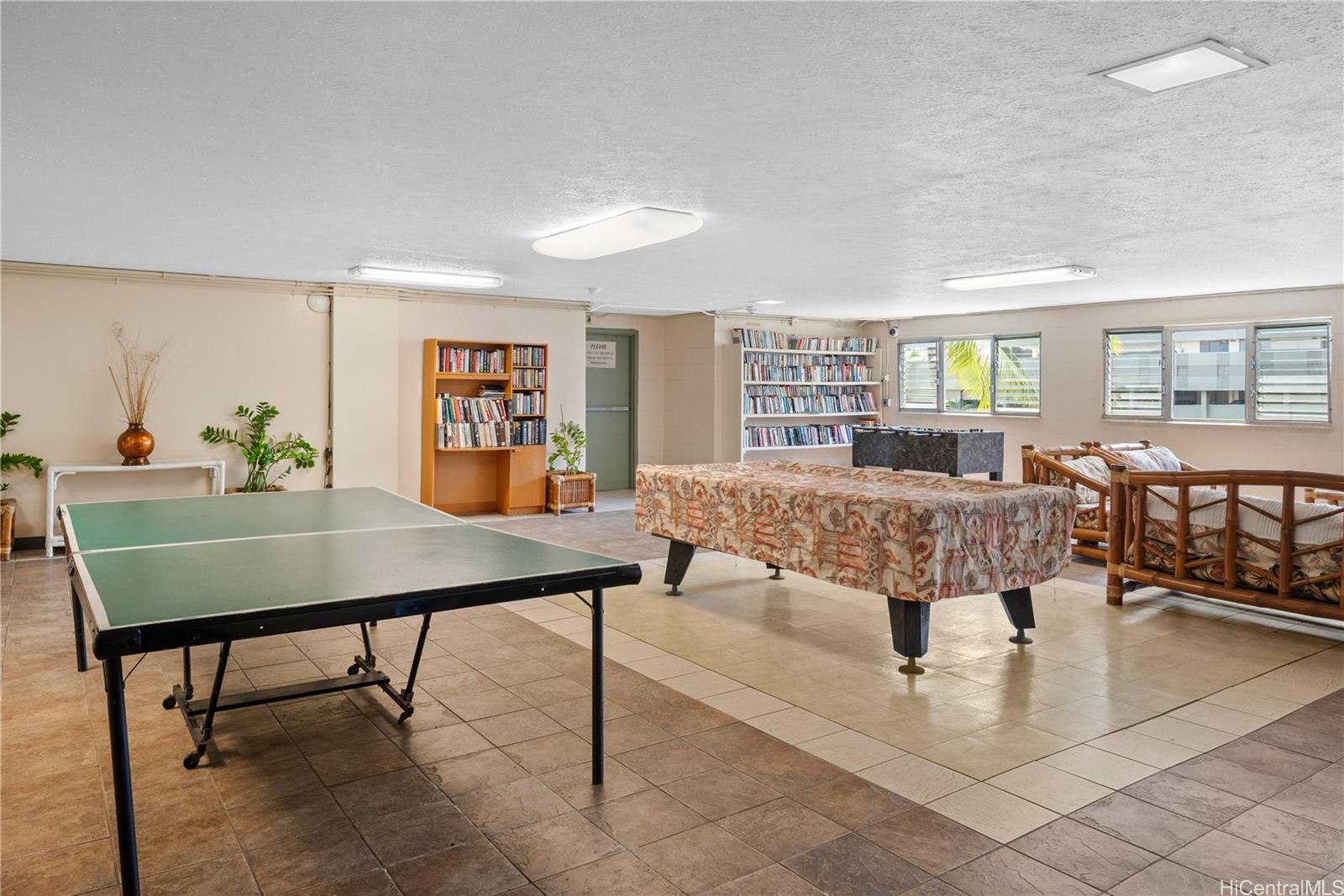 Aloha Lani condo # 2414, Honolulu, Hawaii - photo 18 of 25