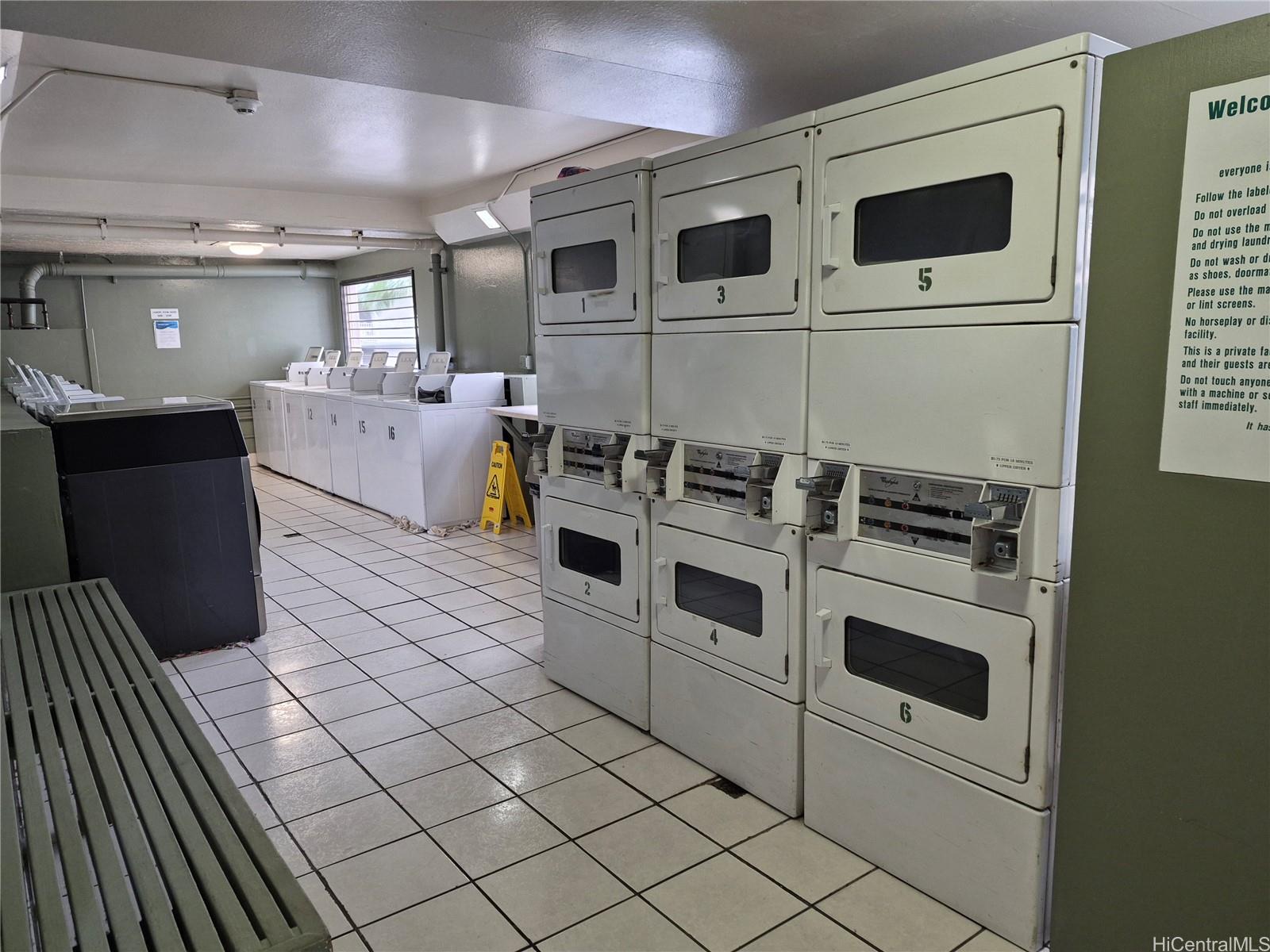 2211 Ala Wai Blvd Honolulu - Rental - photo 11 of 24