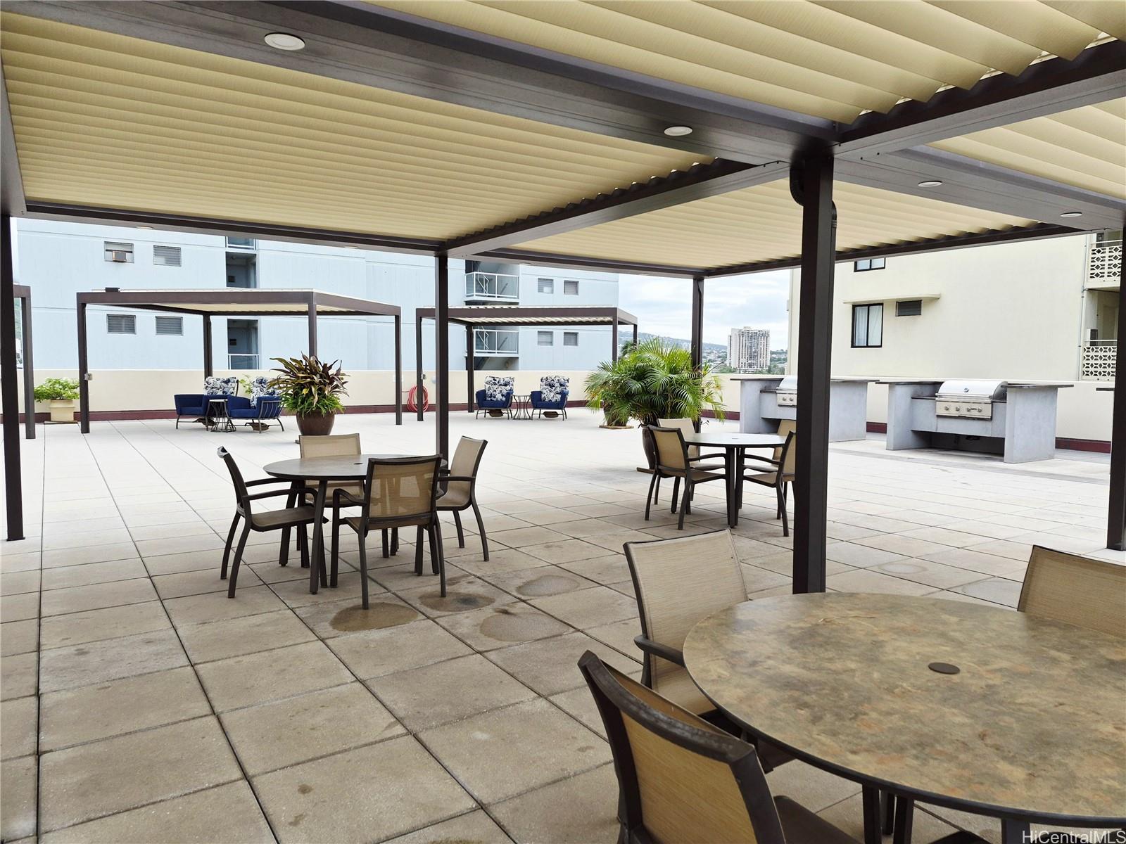 2211 Ala Wai Blvd Honolulu - Rental - photo 16 of 24
