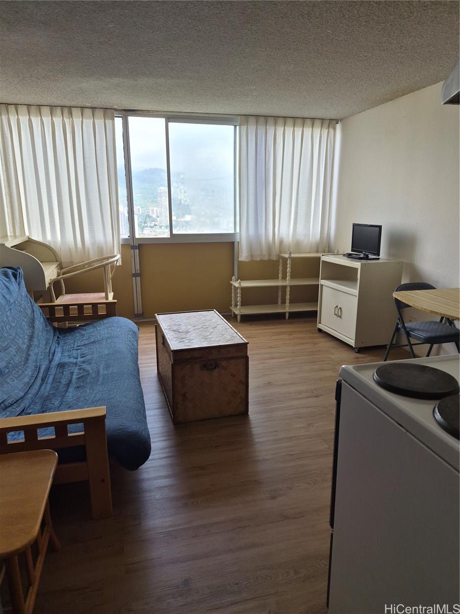 2211 Ala Wai Blvd Honolulu - Rental - photo 18 of 24