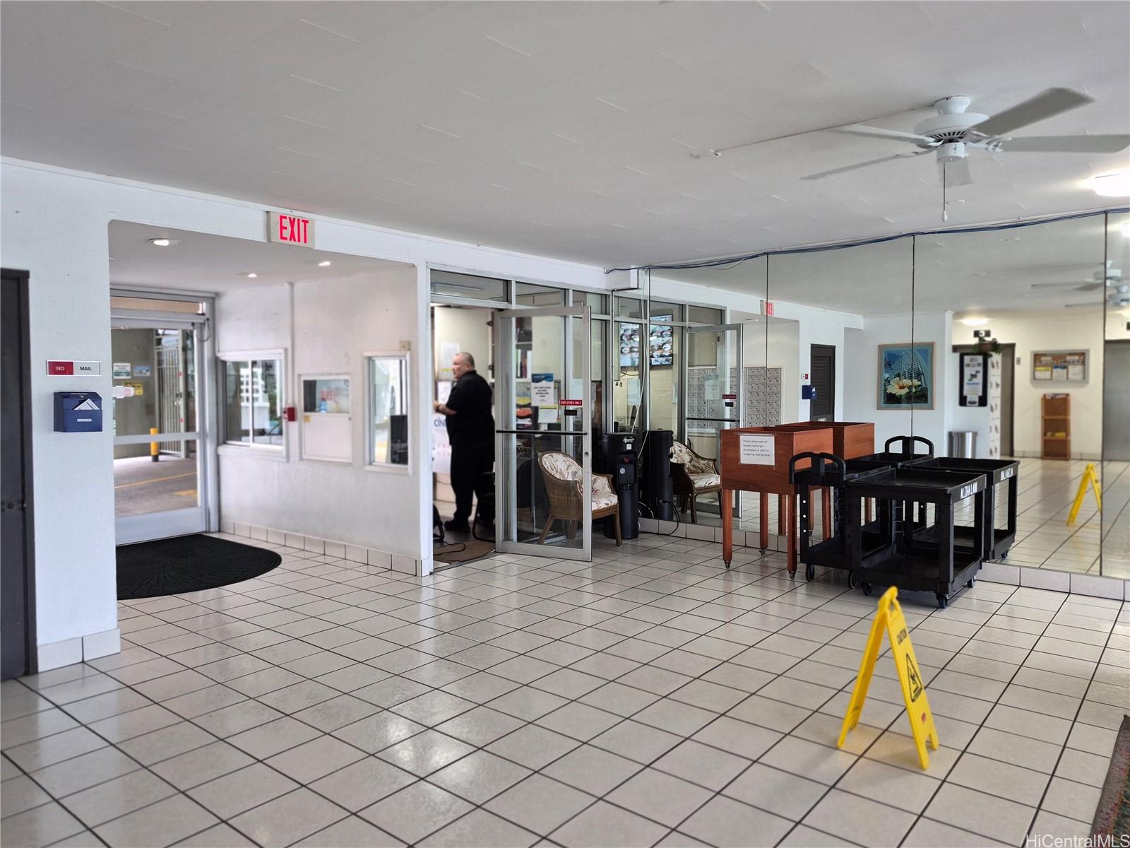 2211 Ala Wai Blvd Honolulu - Rental - photo 3 of 24