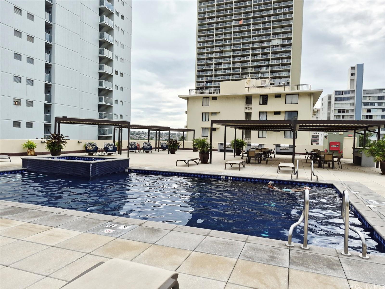 2211 Ala Wai Blvd Honolulu - Rental - photo 5 of 24