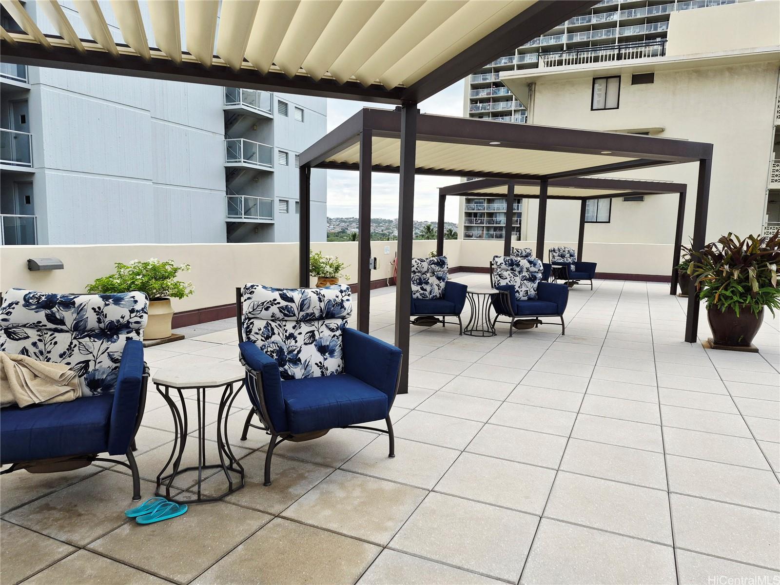 2211 Ala Wai Blvd Honolulu - Rental - photo 6 of 24