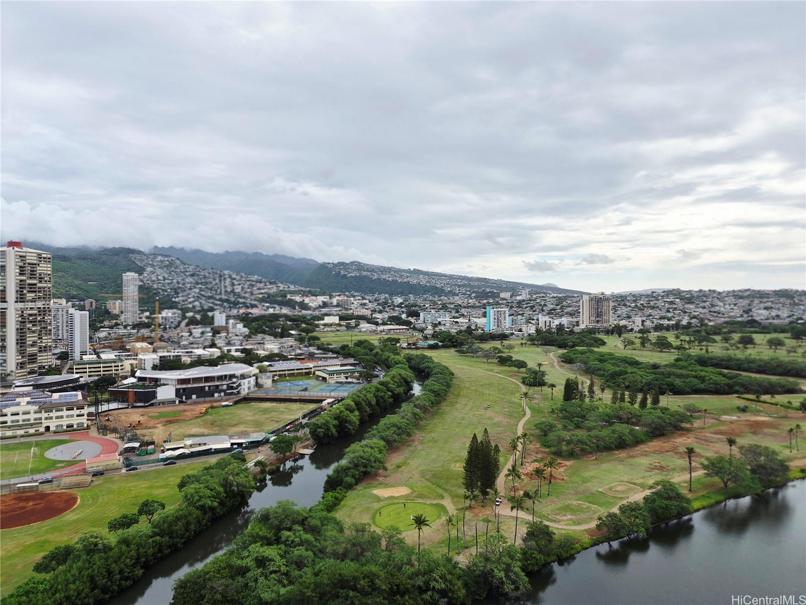 2211 Ala Wai Blvd Honolulu - Rental - photo 9 of 24