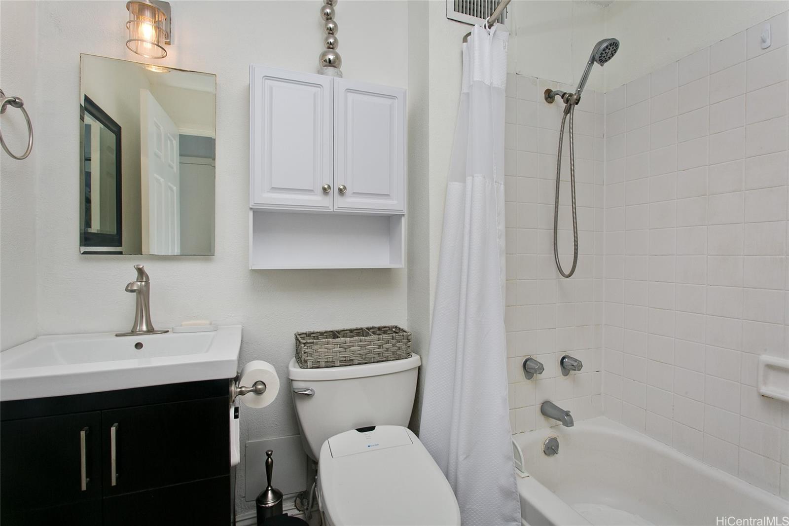 Aloha Lani condo # 3004, Honolulu, Hawaii - photo 4 of 18