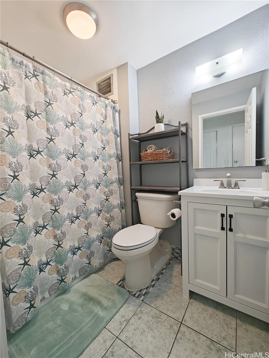 2211 Ala Wai Blvd Honolulu - Rental - photo 13 of 25