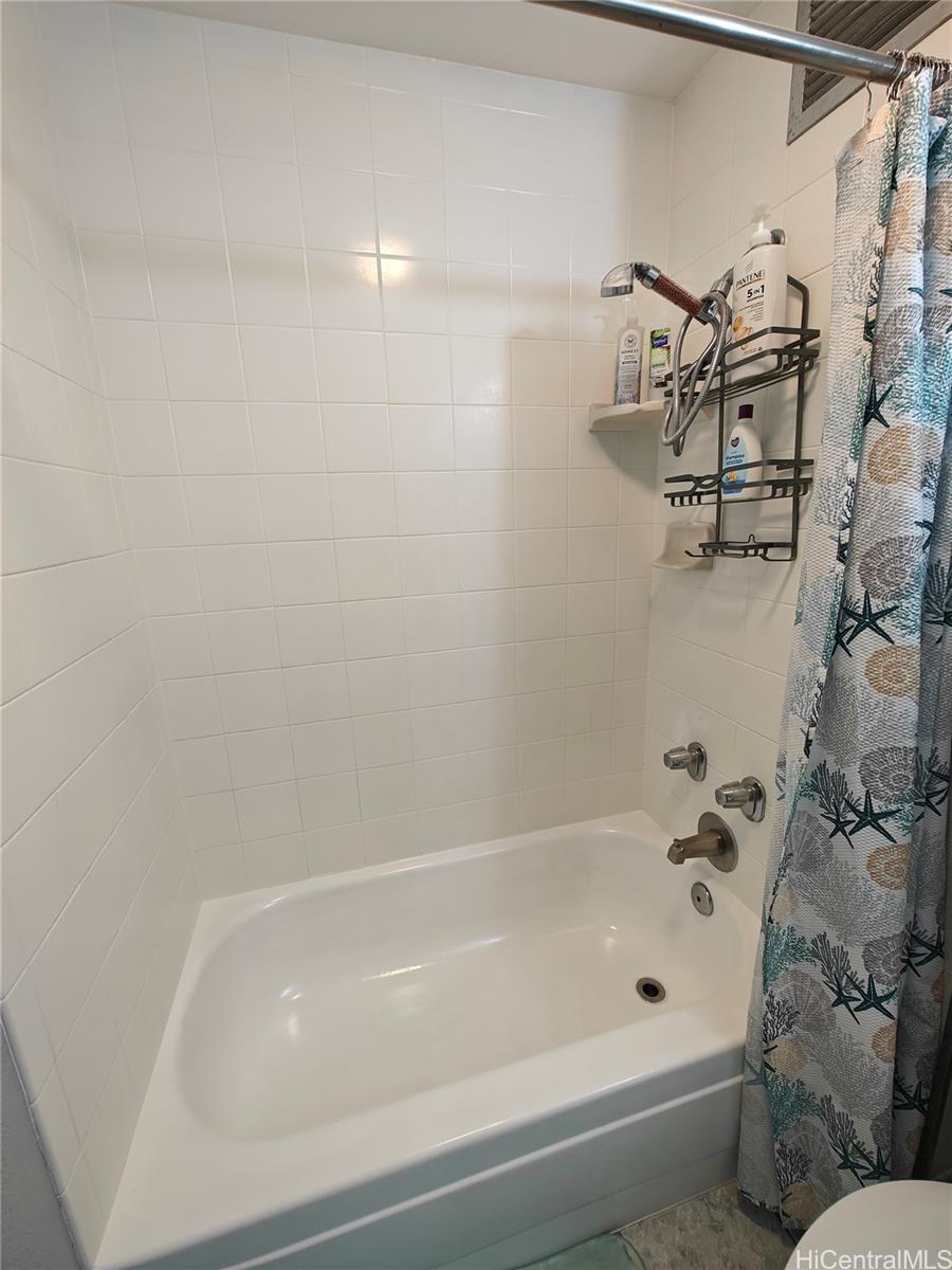 2211 Ala Wai Blvd Honolulu - Rental - photo 14 of 25