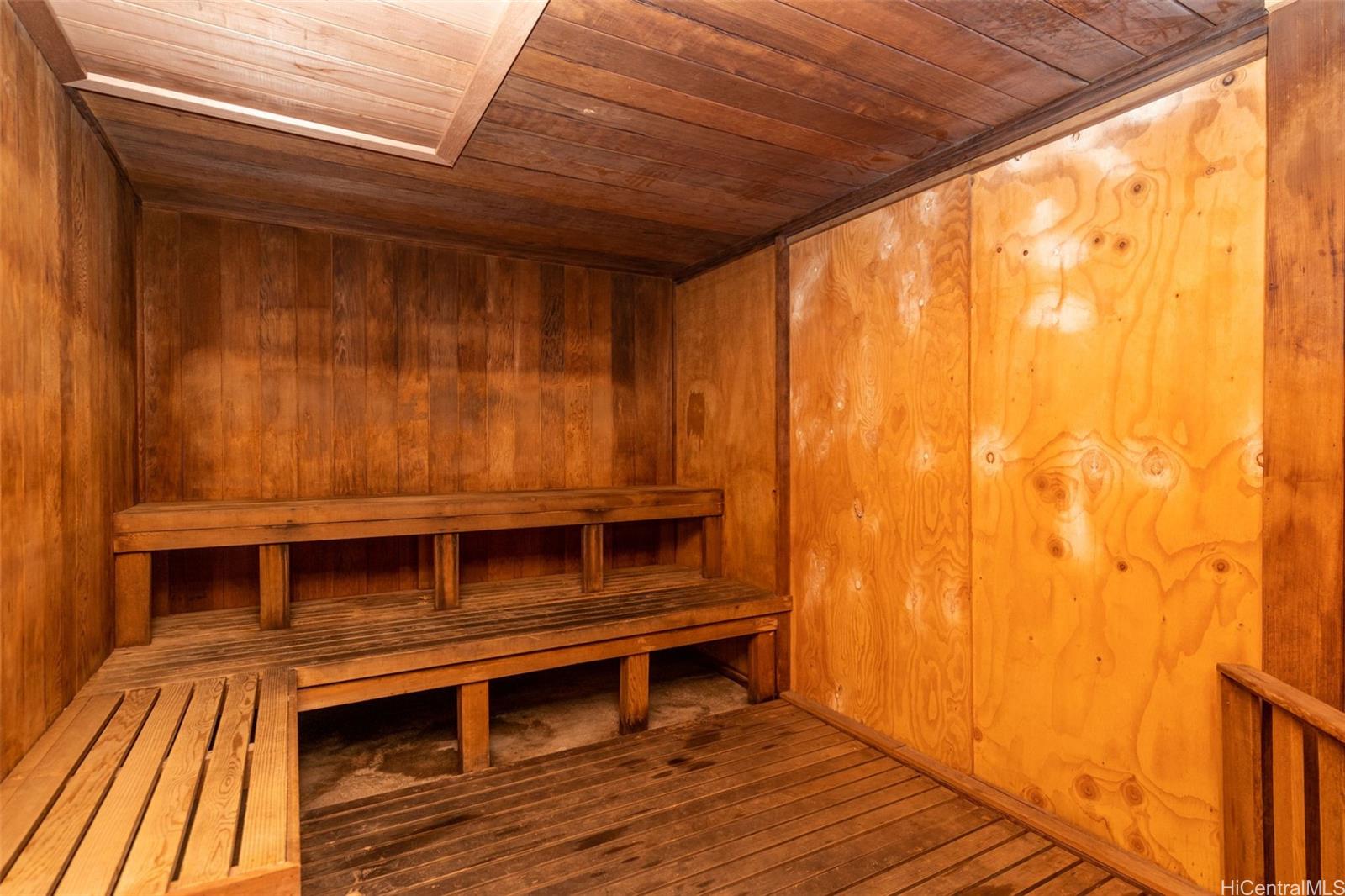 2211 Ala Wai Blvd Honolulu - Rental - photo 23 of 25