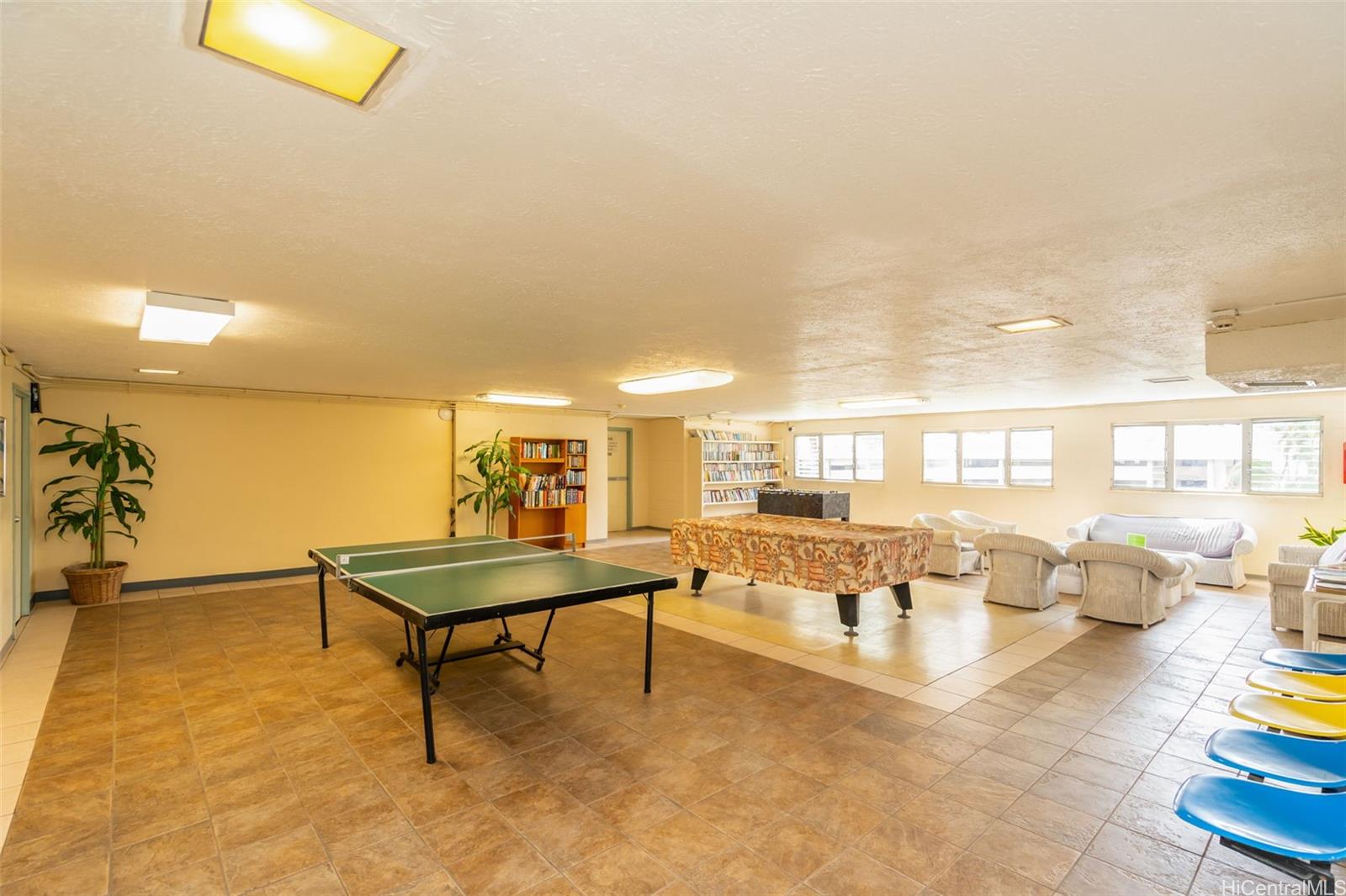 2211 Ala Wai Blvd Honolulu - Rental - photo 25 of 25