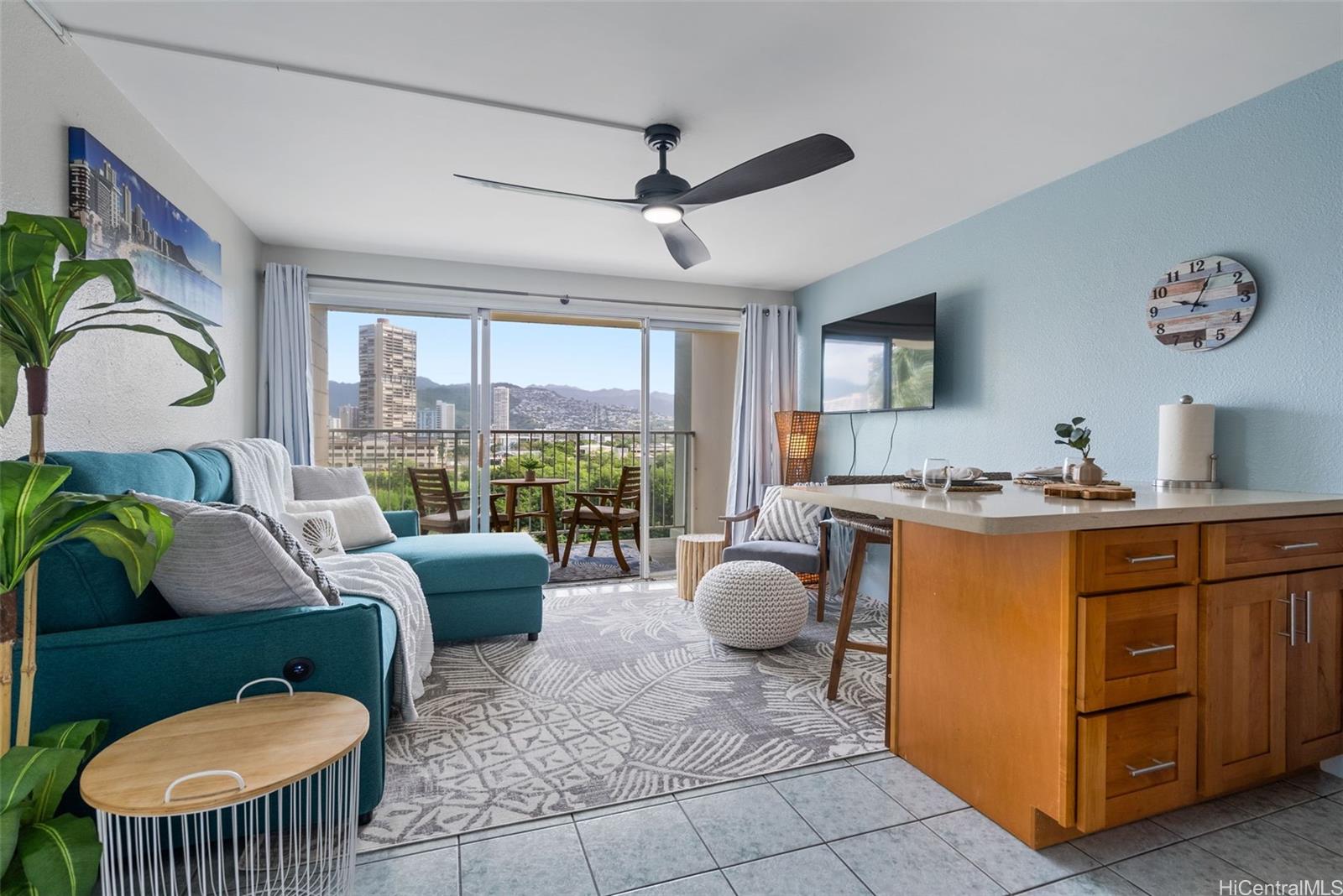 2211 Ala Wai Blvd Honolulu - Rental - photo 5 of 25