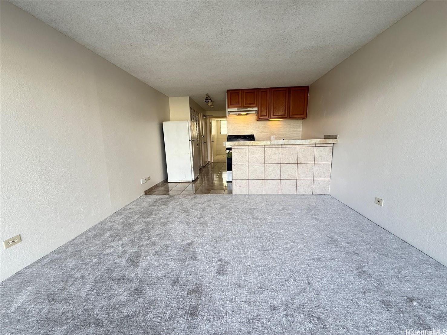 2211 Ala Wai Blvd Honolulu - Rental - photo 3 of 8