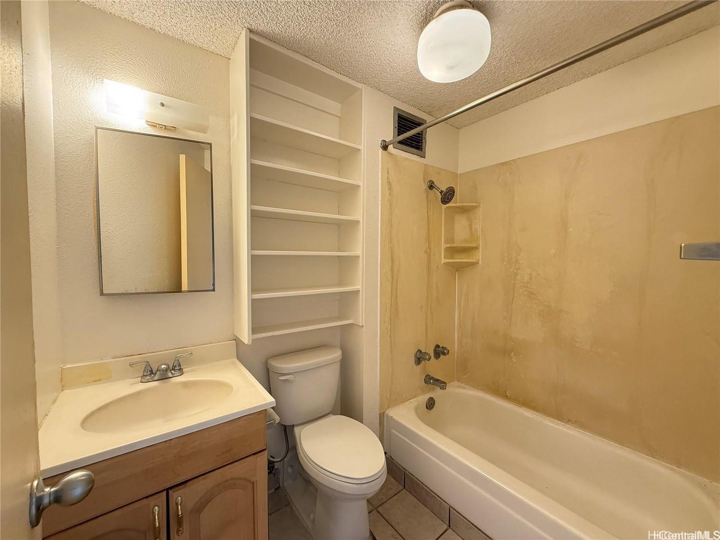 2211 Ala Wai Blvd Honolulu - Rental - photo 5 of 8