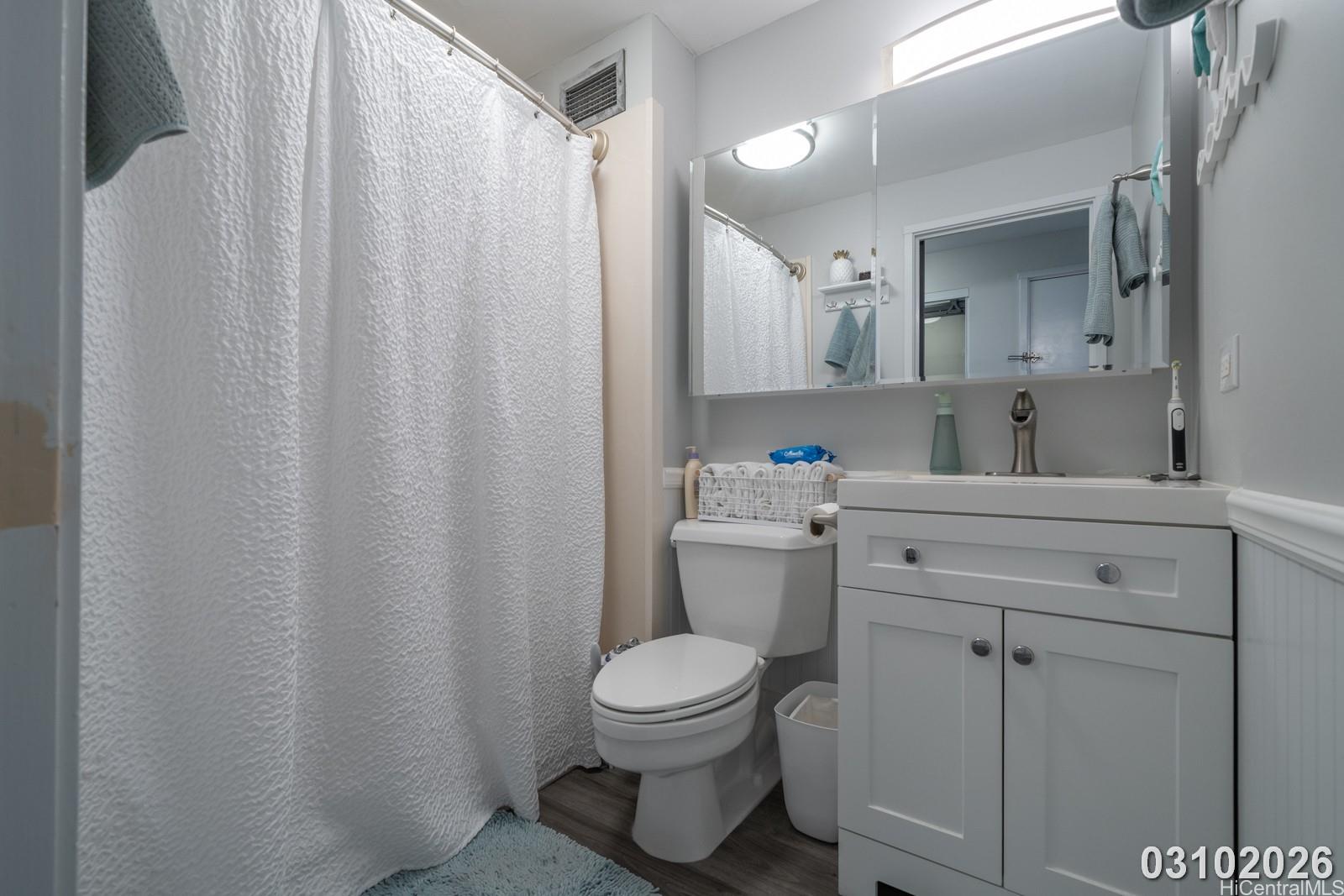 2211 Ala Wai Blvd Honolulu - Rental - photo 16 of 20