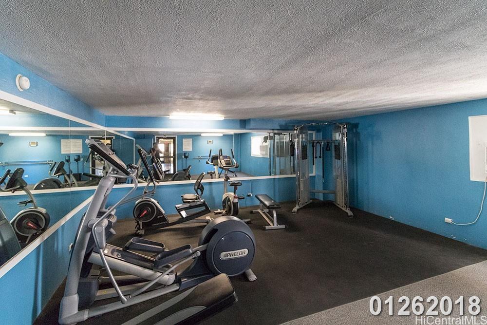 2211 Ala Wai Blvd Honolulu - Rental - photo 18 of 20