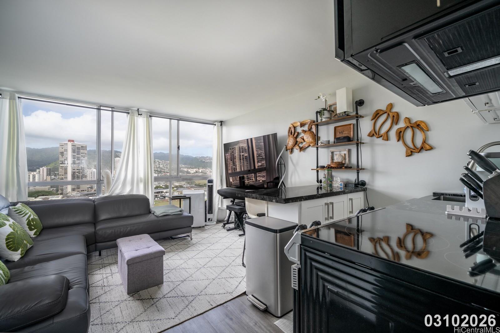 2211 Ala Wai Blvd Honolulu - Rental - photo 6 of 20