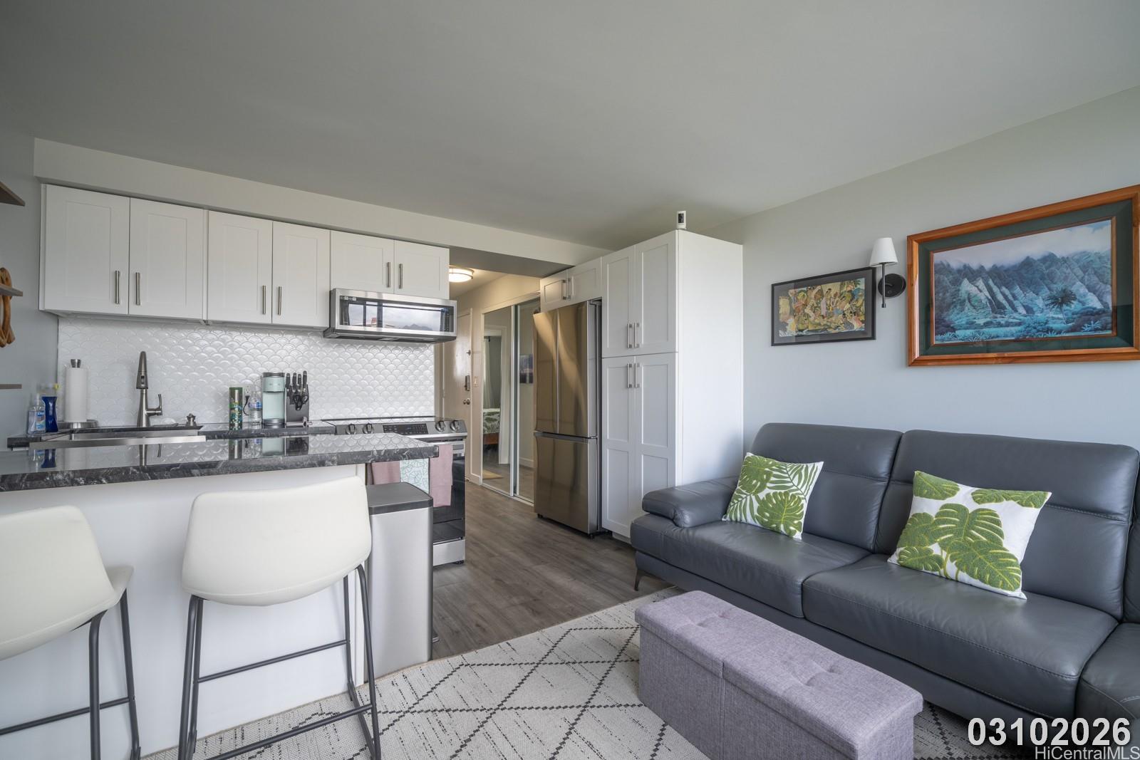 2211 Ala Wai Blvd Honolulu - Rental - photo 10 of 20