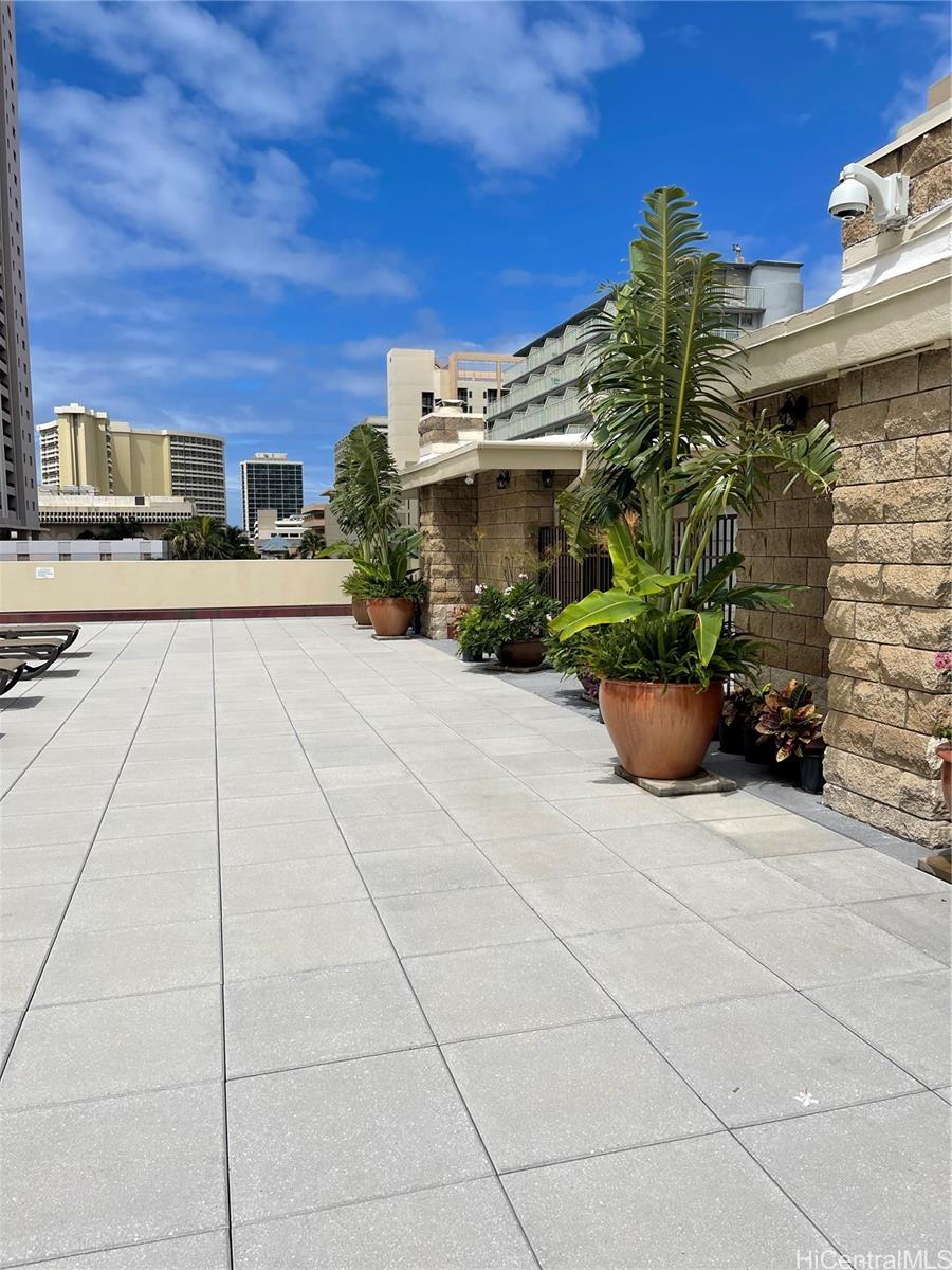 2211 Ala Wai Blvd Honolulu - Rental - photo 15 of 17