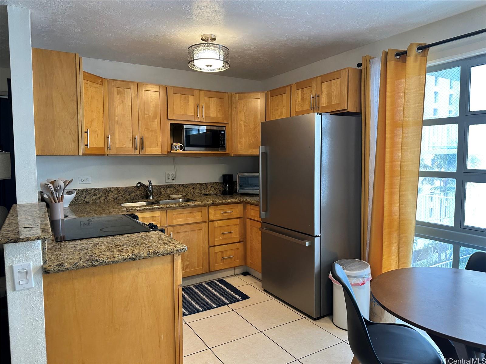 2211 Ala Wai Blvd Honolulu - Rental - photo 5 of 17