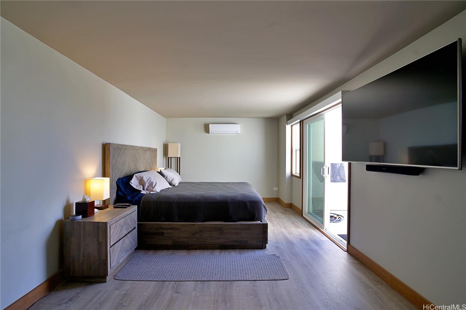 2211 Ala Wai Blvd Honolulu - Rental - photo 17 of 24