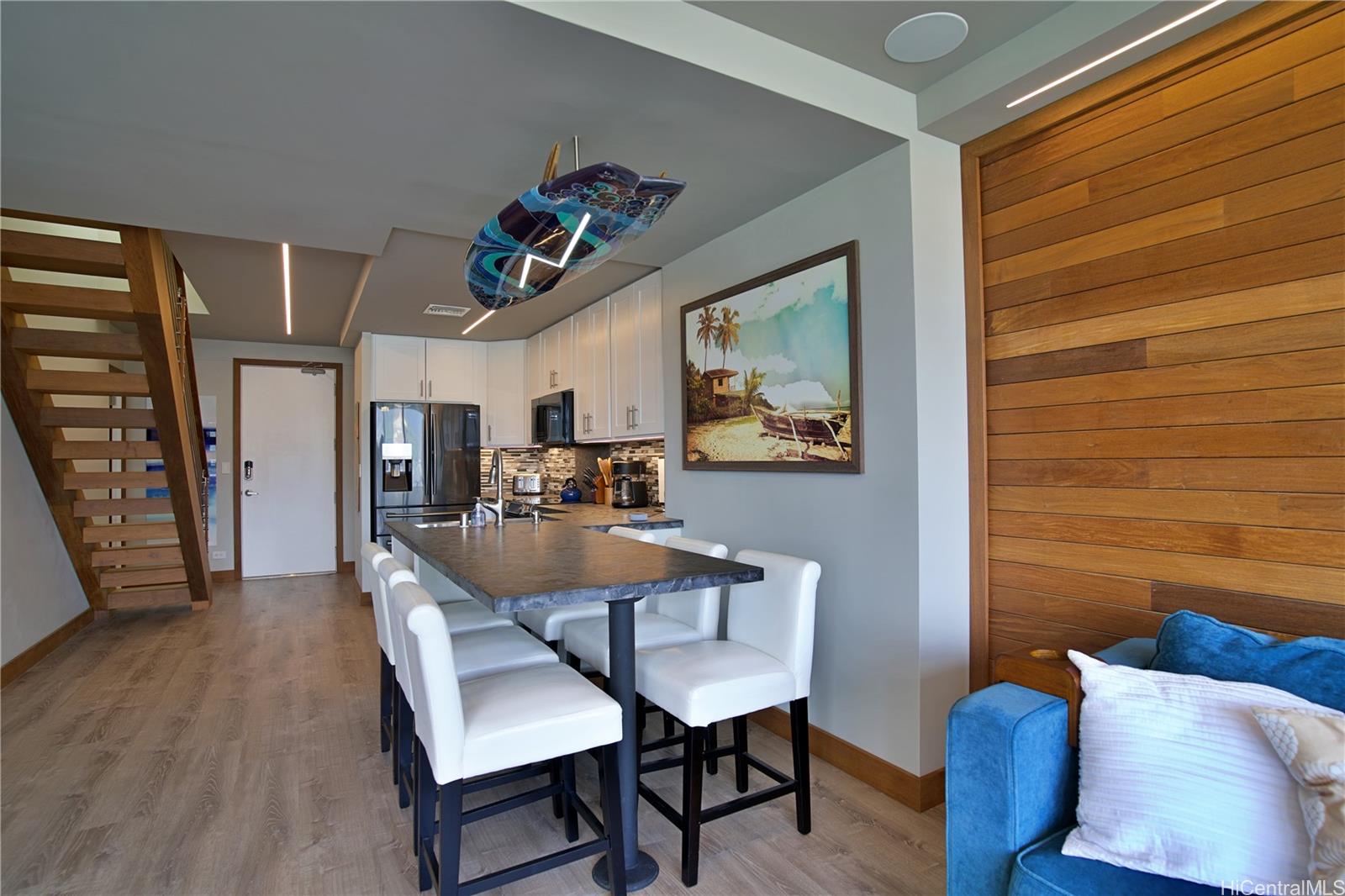 2211 Ala Wai Blvd Honolulu - Rental - photo 7 of 24