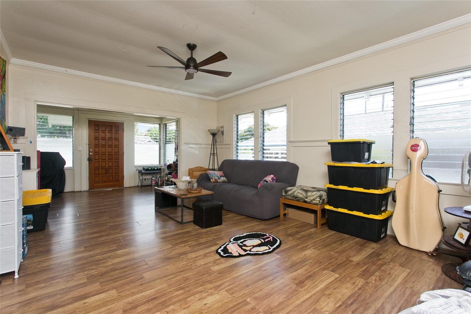 2211  Bingham St Moiliili, Honolulu home - photo 4 of 22