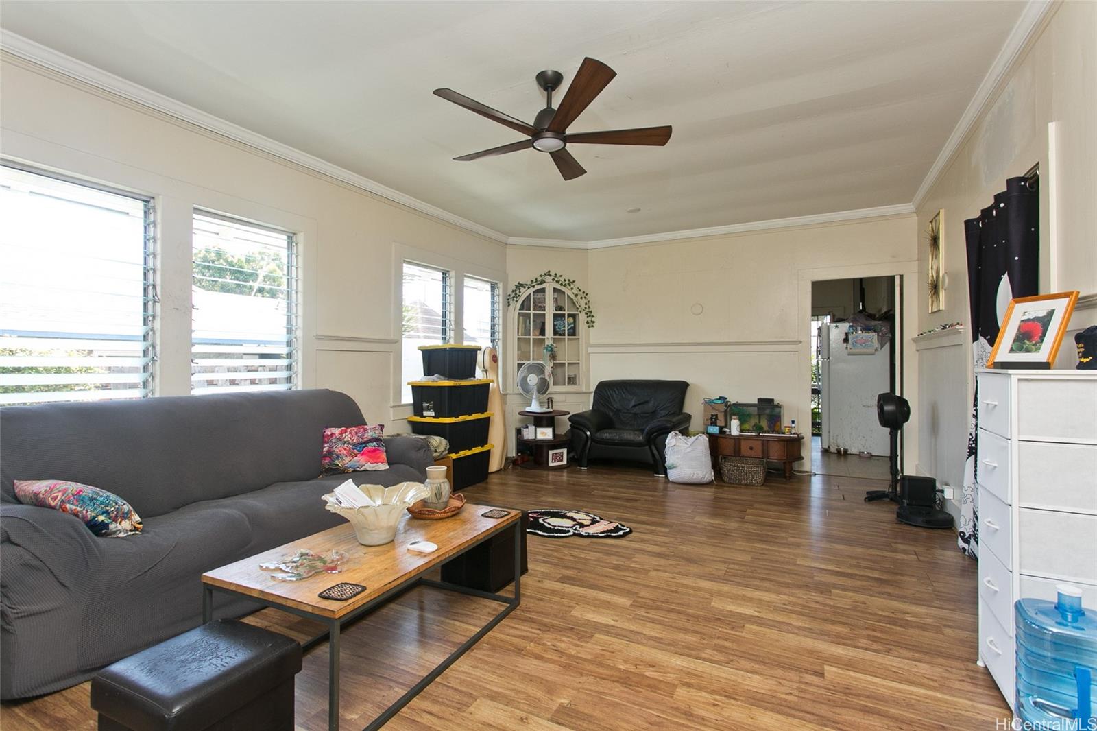 2211  Bingham St Moiliili, Honolulu home - photo 6 of 22