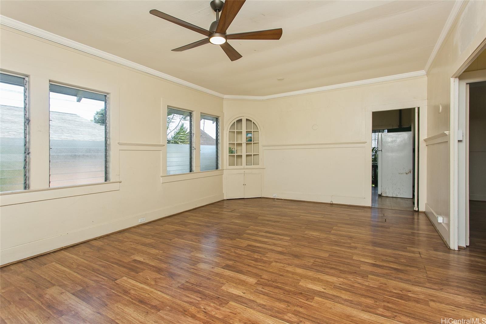 2211  Bingham Street Moiliili, Honolulu home - photo 7 of 23