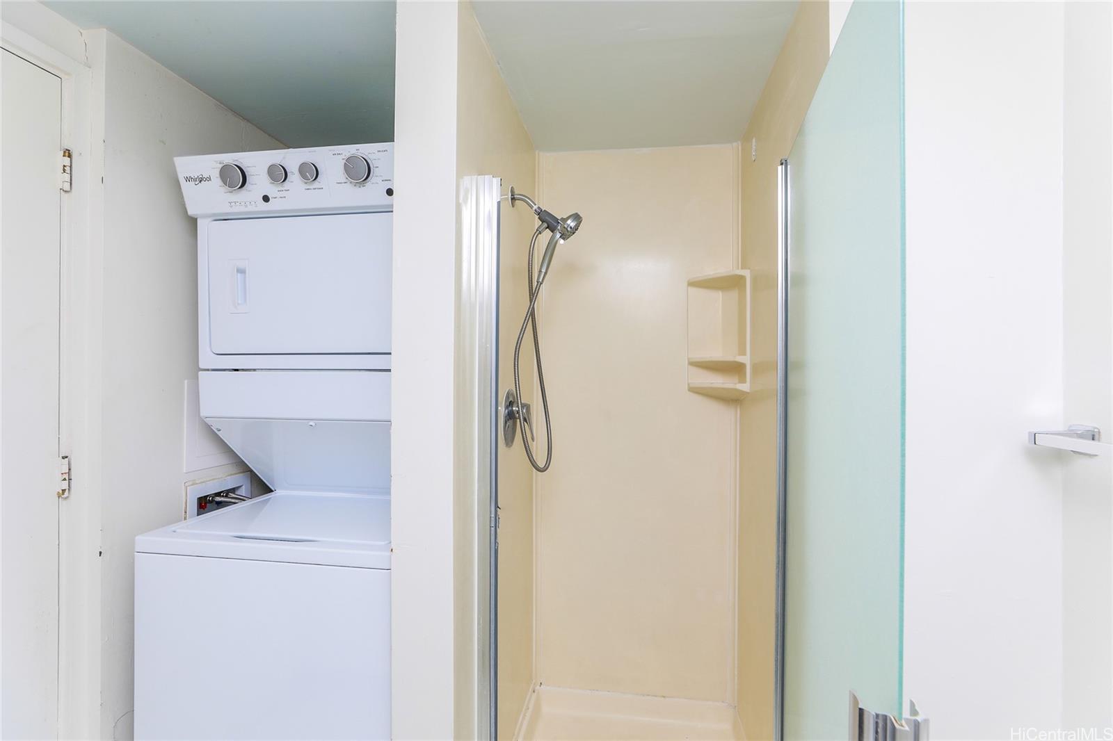 Aloha Towers condo # DH1205, Honolulu, Hawaii - photo 18 of 25