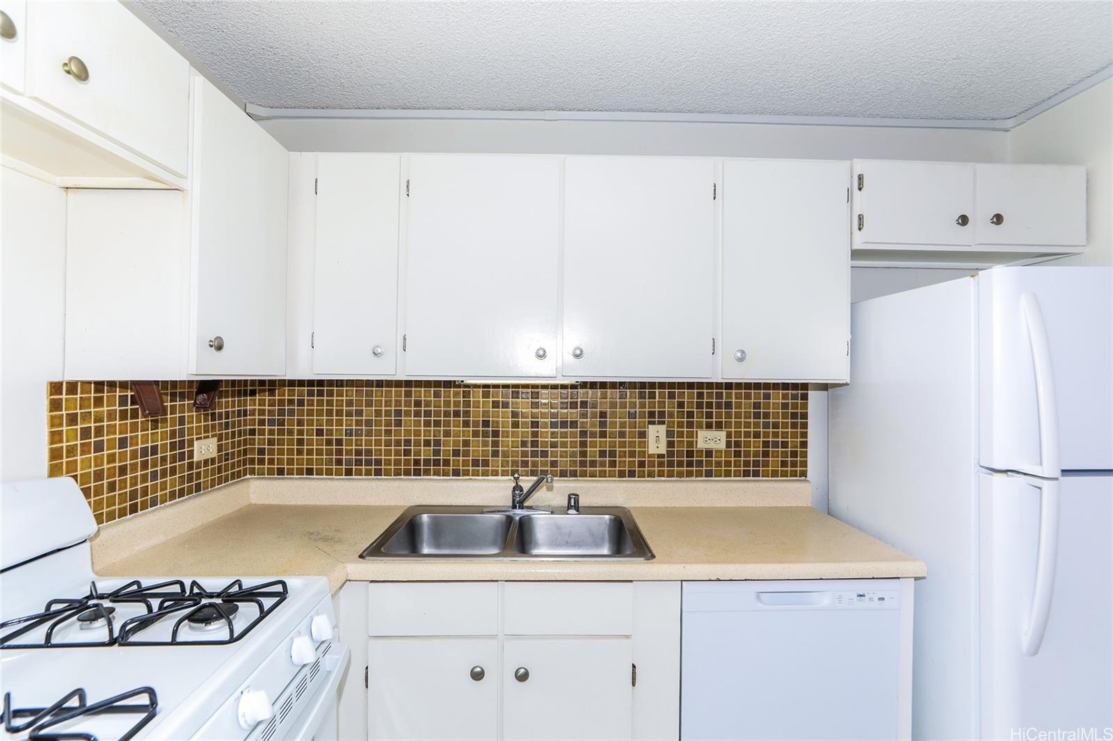 Aloha Towers condo # DH1205, Honolulu, Hawaii - photo 6 of 25