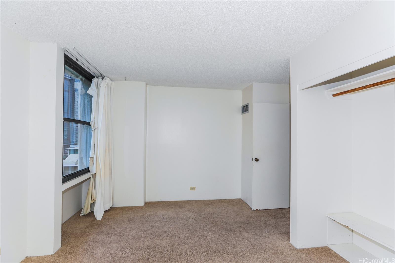 2215 Aloha Dr Honolulu - Rental - photo 13 of 25