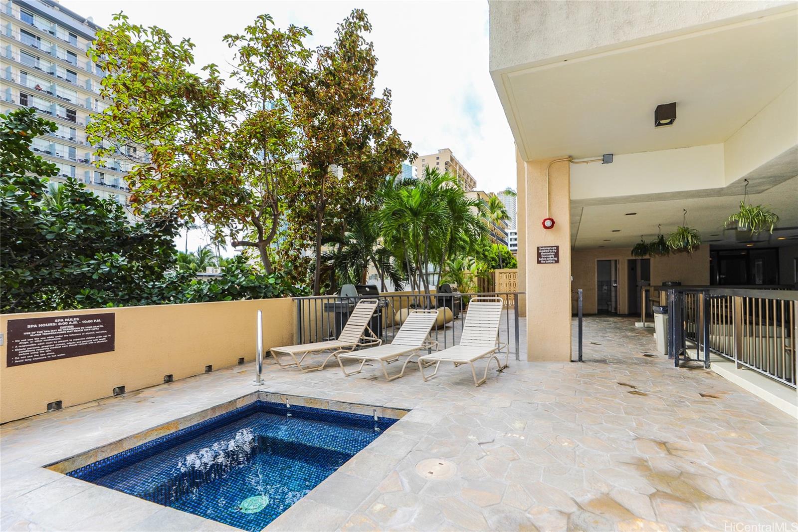 2215 Aloha Dr Honolulu - Rental - photo 20 of 25