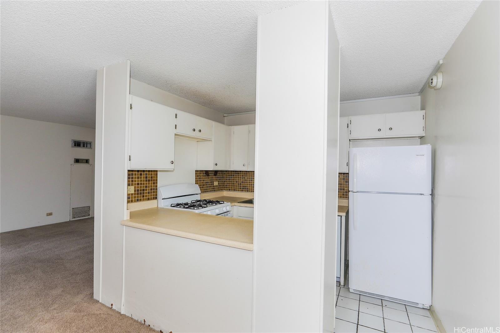 2215 Aloha Dr Honolulu - Rental - photo 8 of 25