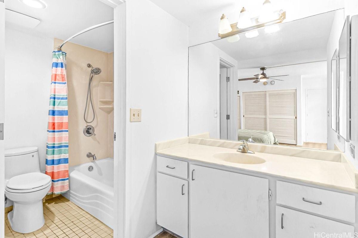 Aloha Towers condo # DH1401, Honolulu, Hawaii - photo 12 of 22