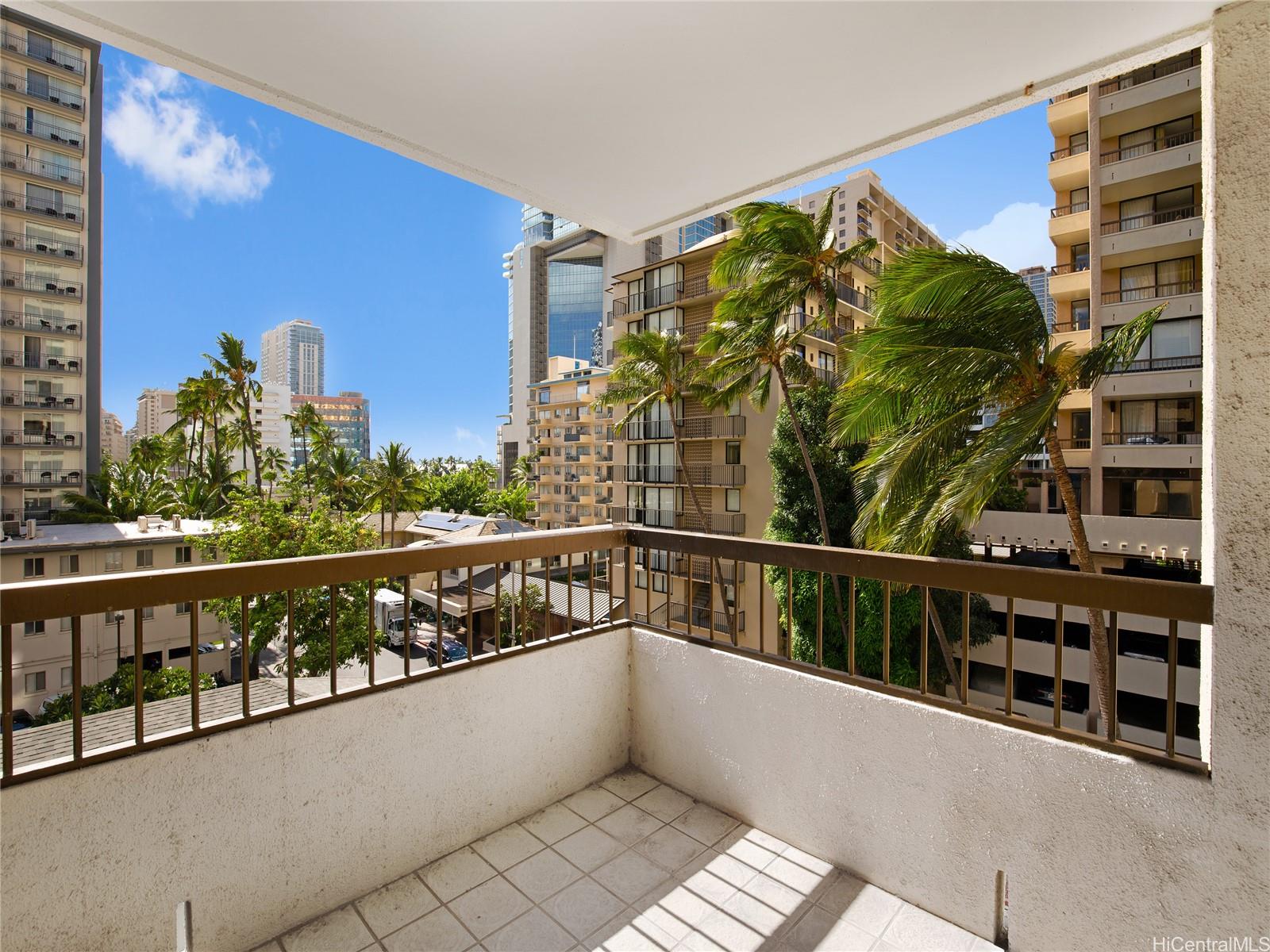 Aloha Towers condo # DH505, Honolulu, Hawaii - photo 8 of 25