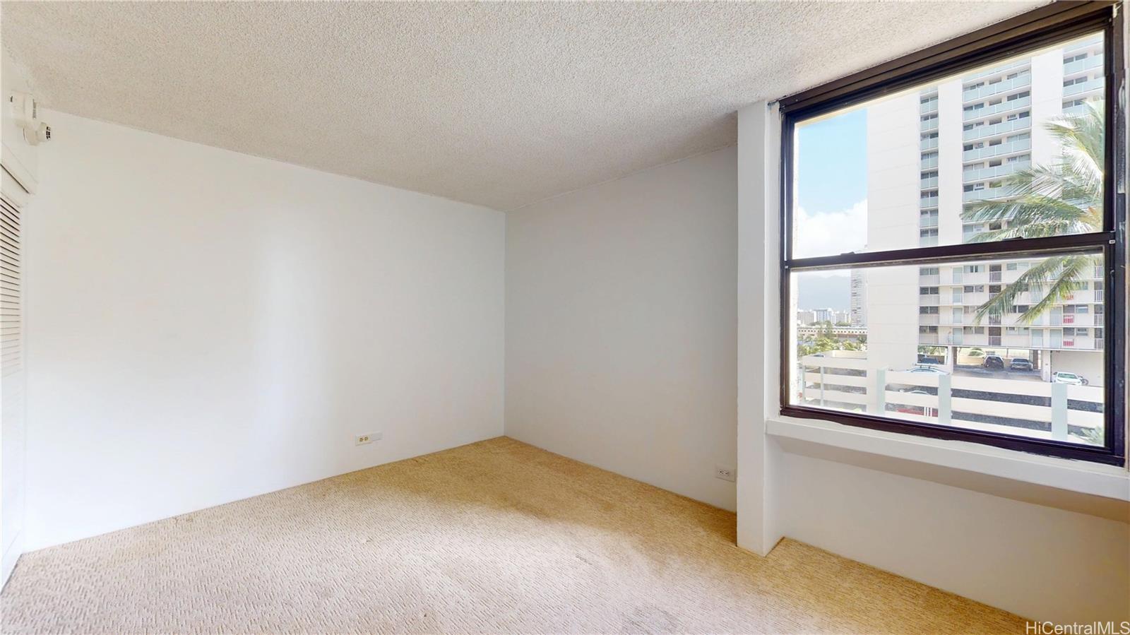 Aloha Towers condo # DH702, Honolulu, Hawaii - photo 15 of 25