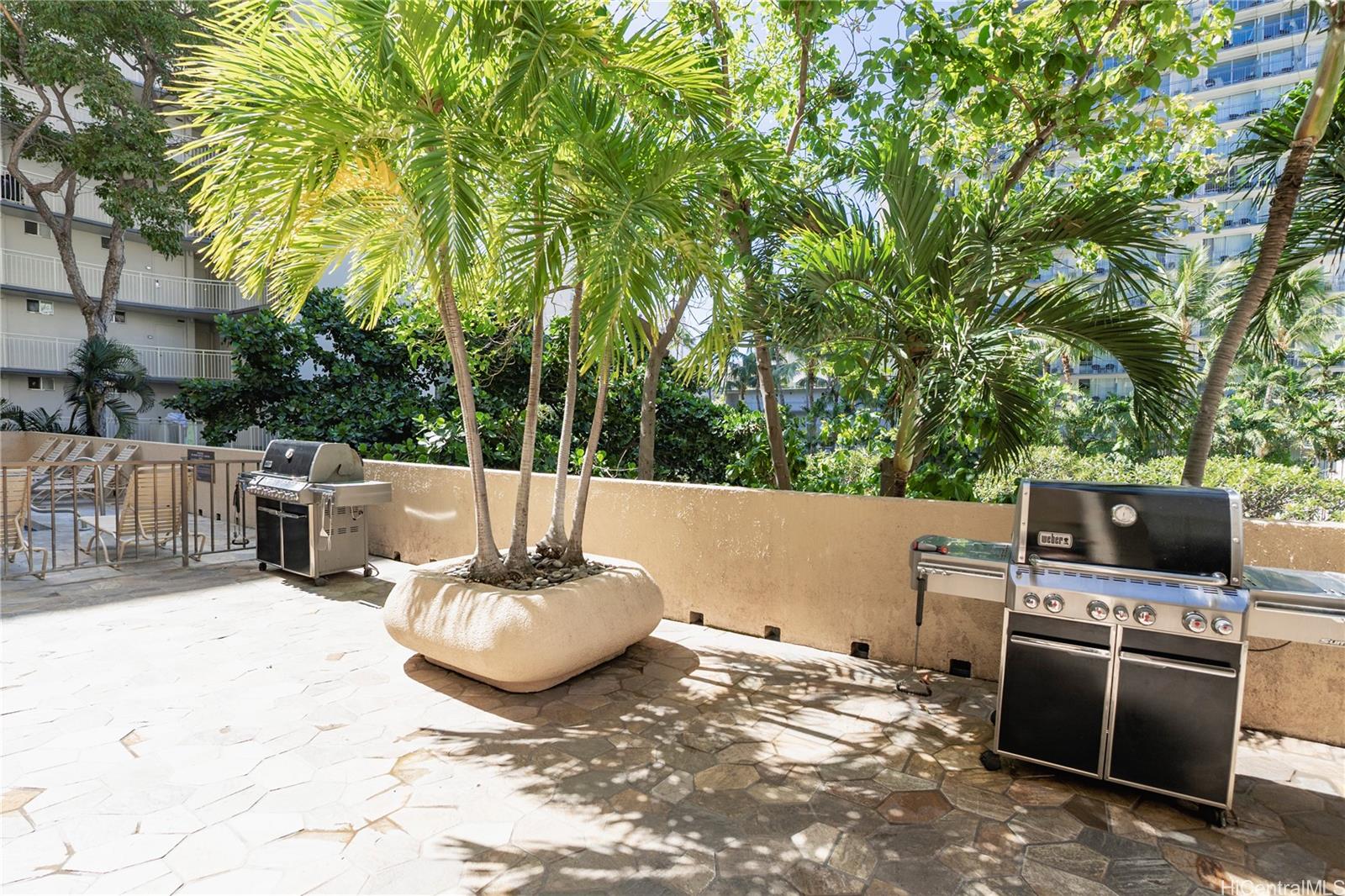 Aloha Towers condo # DH702, Honolulu, Hawaii - photo 23 of 25