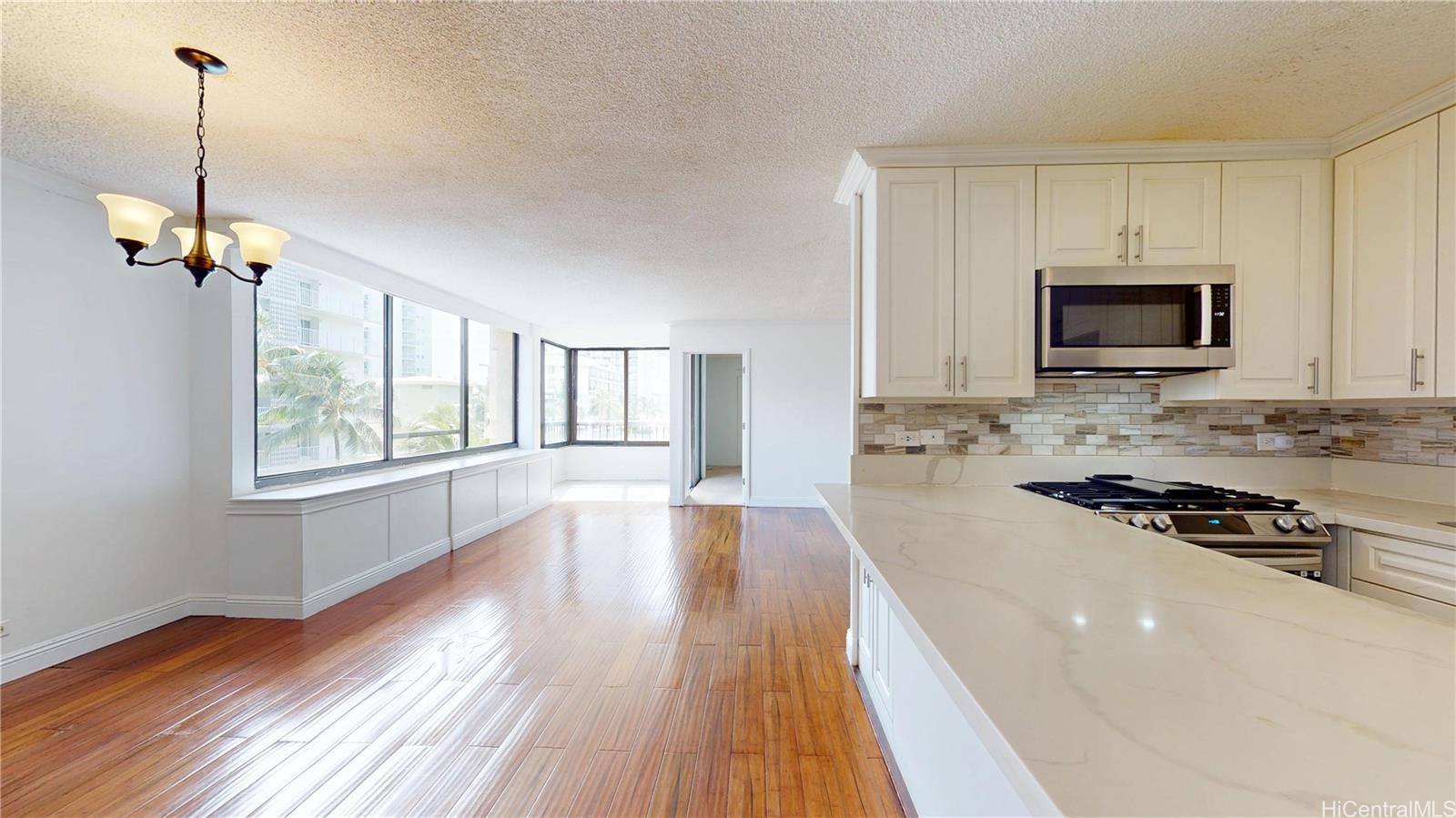 Aloha Towers condo # DH702, Honolulu, Hawaii - photo 8 of 25