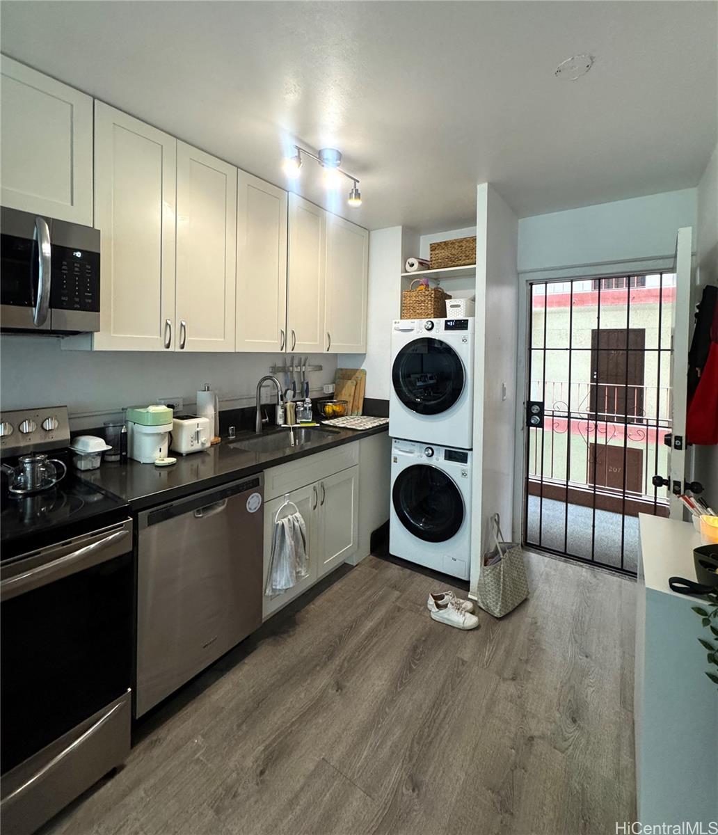 222 Kaiulani Apts condo # 303, Honolulu, Hawaii - photo 2 of 11