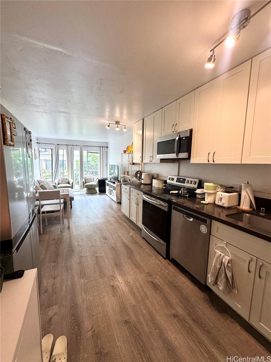 222 Kaiulani Apts condo # 303, Honolulu, Hawaii - photo 3 of 11
