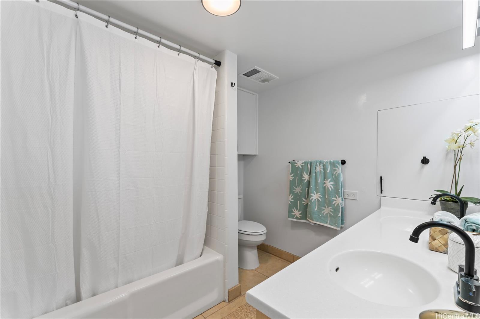 222 Kaiulani Ave townhouse # Penthouse 3, Honolulu, Hawaii - photo 11 of 15