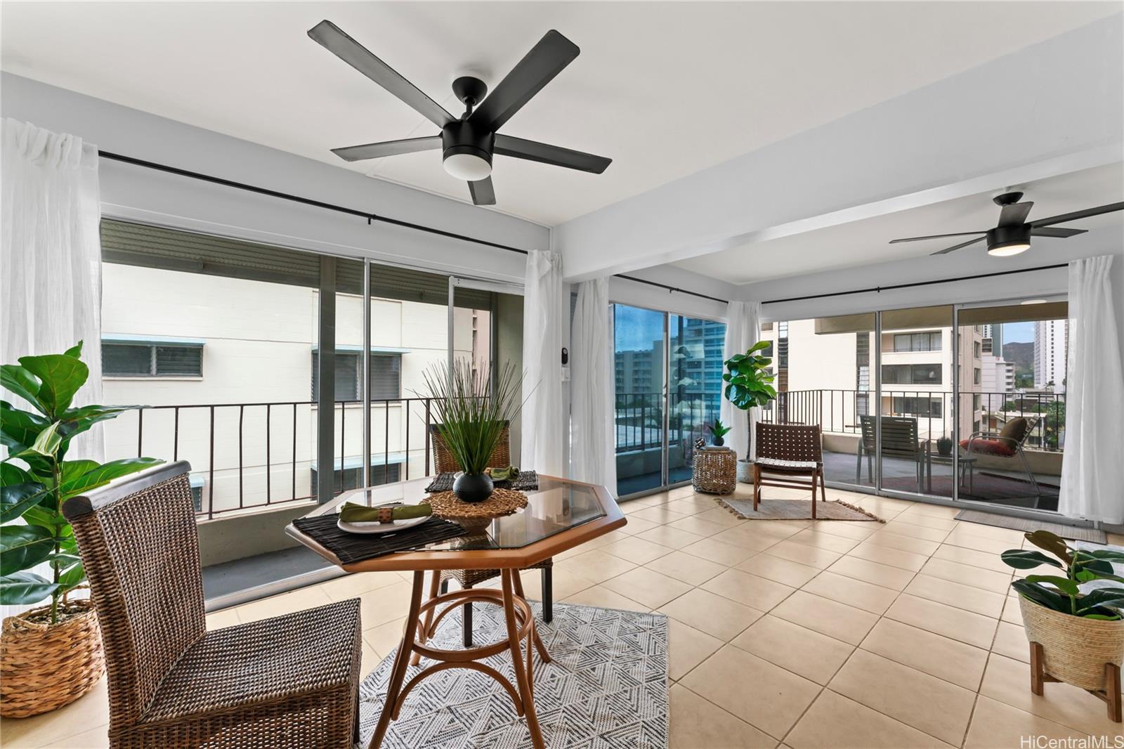 222 Kaiulani Ave townhouse # Penthouse 3, Honolulu, Hawaii - photo 4 of 15