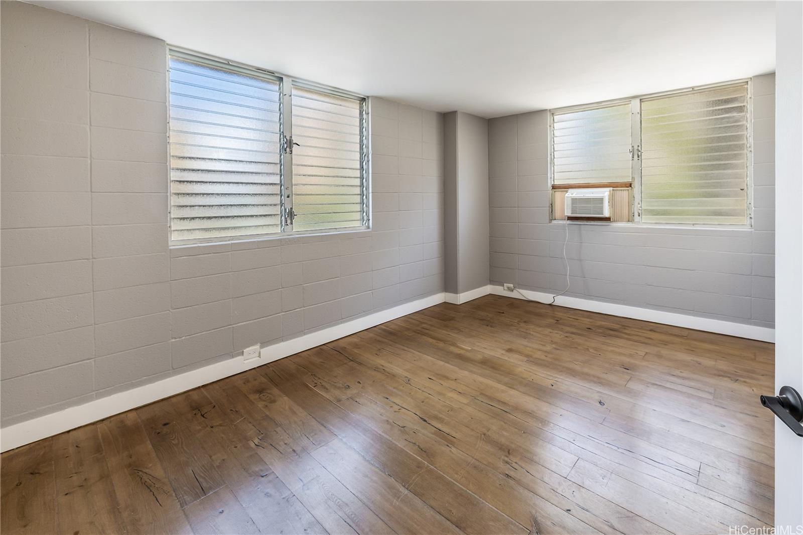 Liliuokalani Plaza condo # 302, Honolulu, Hawaii - photo 11 of 24