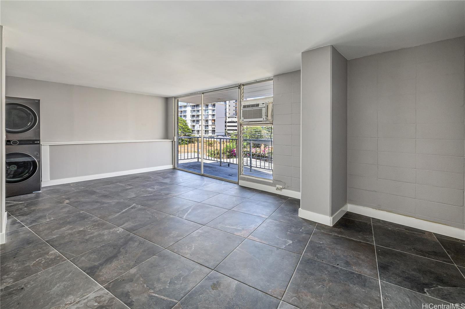 Liliuokalani Plaza condo # 302, Honolulu, Hawaii - photo 5 of 24