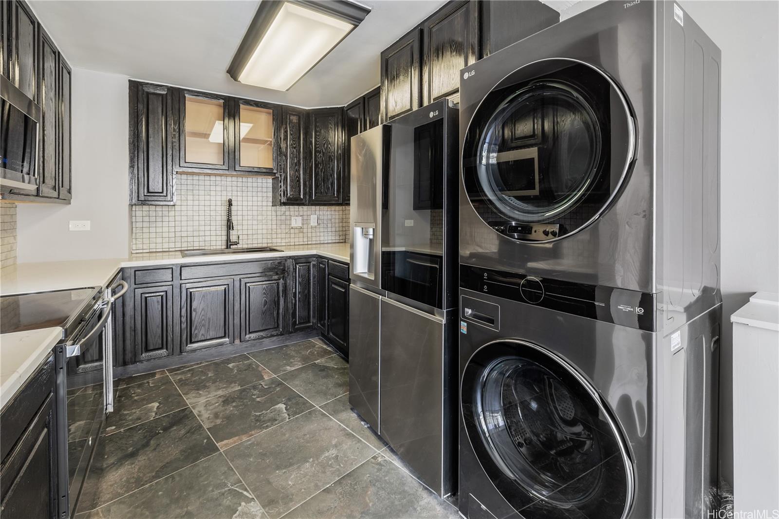 Liliuokalani Plaza condo # 302, Honolulu, Hawaii - photo 7 of 24