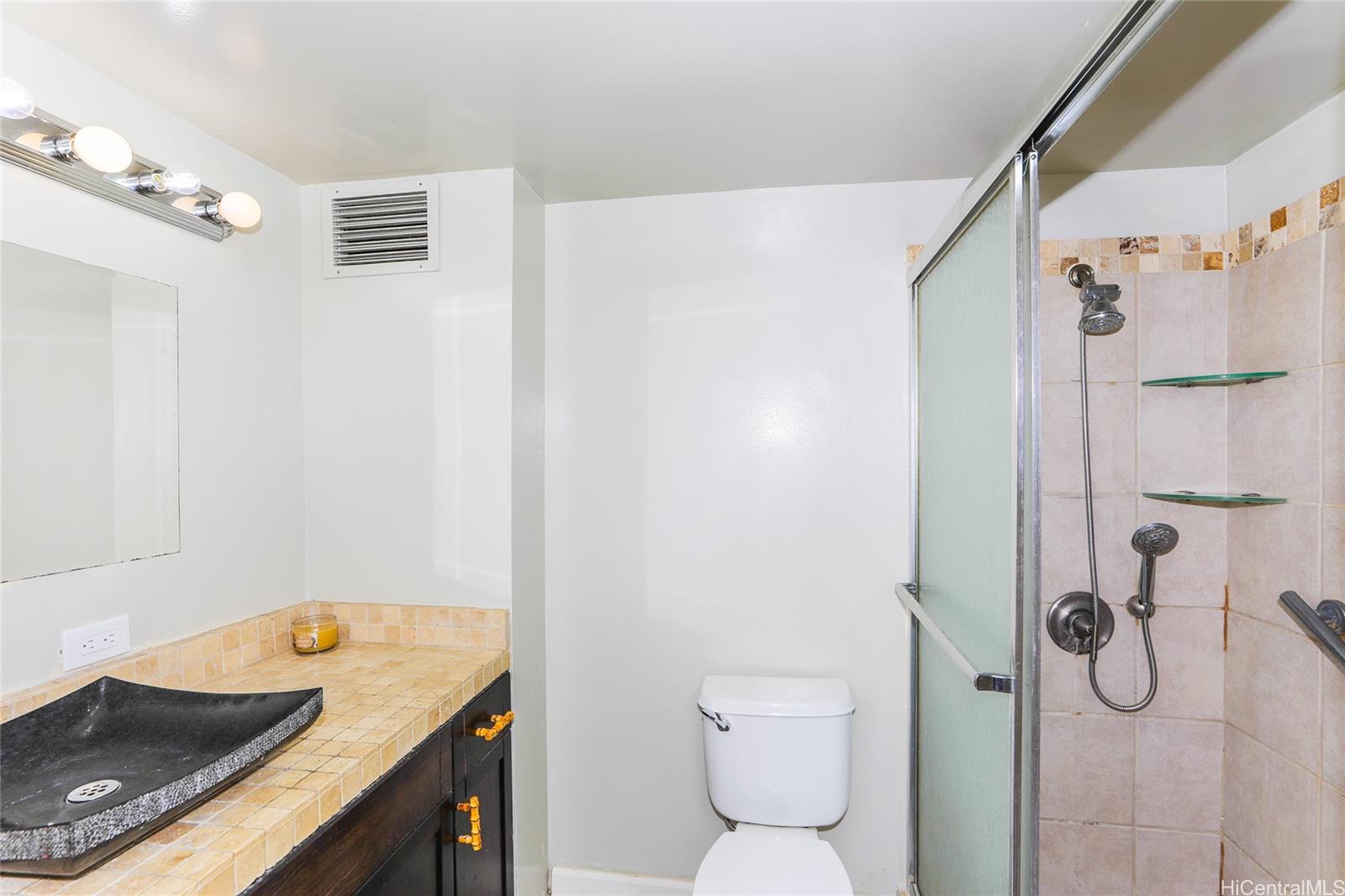 Liliuokalani Plaza condo # 501, Honolulu, Hawaii - photo 16 of 25