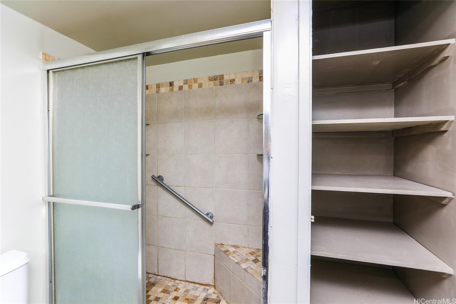 Liliuokalani Plaza condo # 501, Honolulu, Hawaii - photo 20 of 25