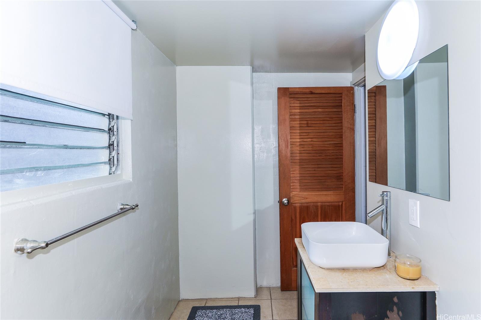 Liliuokalani Plaza condo # 501, Honolulu, Hawaii - photo 21 of 25