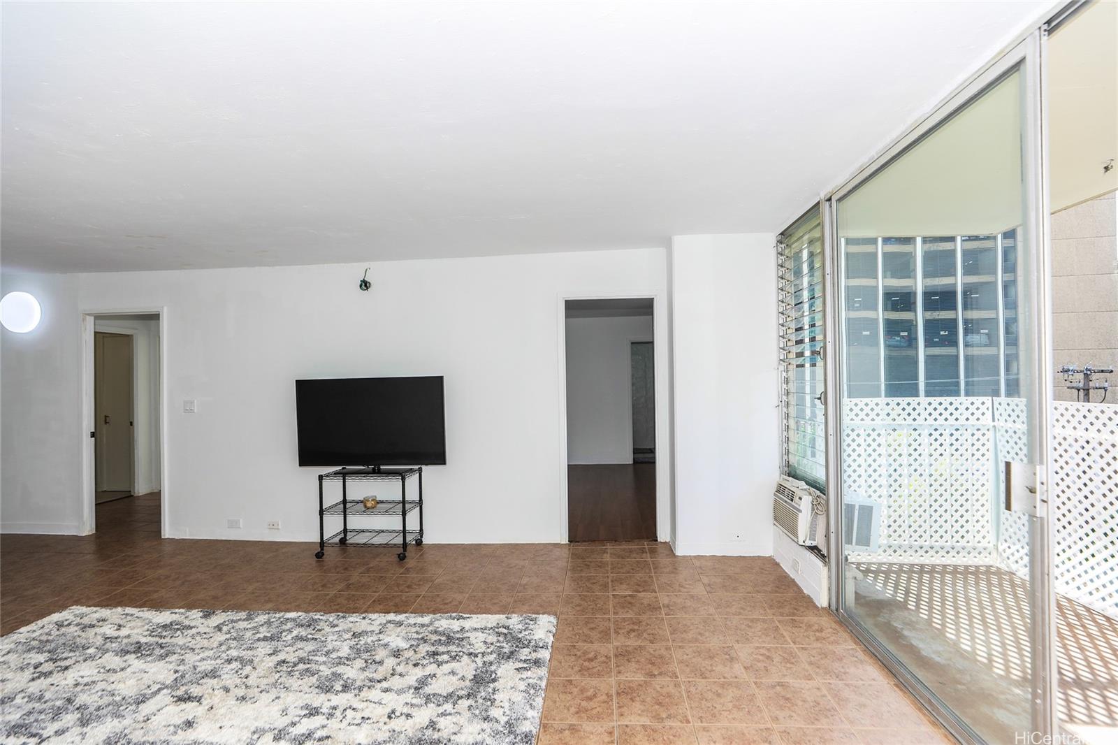 Liliuokalani Plaza condo # 501, Honolulu, Hawaii - photo 5 of 25