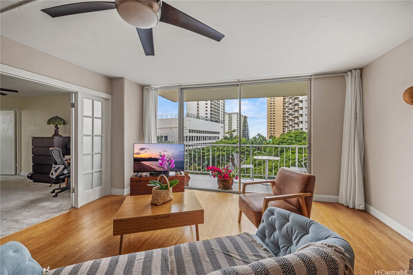 Liliuokalani Plaza condo # 701, Honolulu, Hawaii - photo 2 of 18