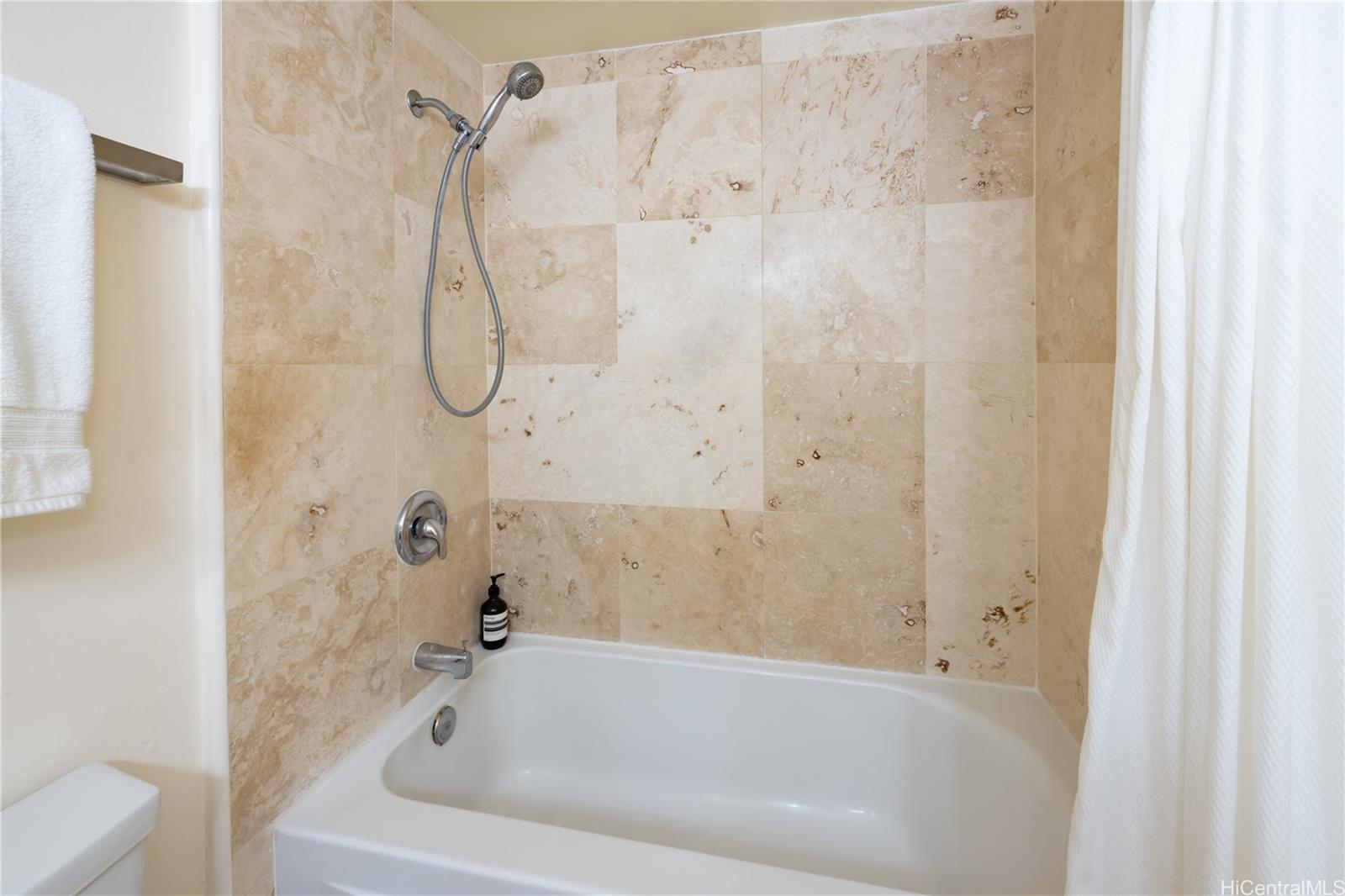 Liliuokalani Plaza condo # 701, Honolulu, Hawaii - photo 13 of 18